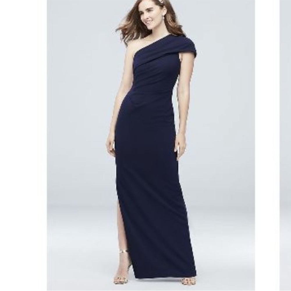 David's Bridal ruched one-shoulder stretch crepe dress Size 6